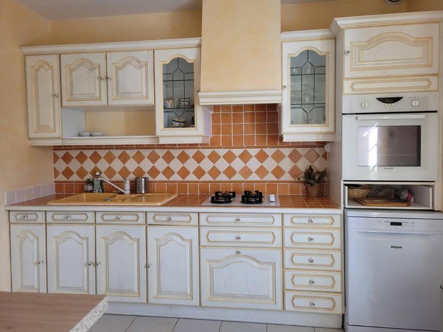 Maison Au Calme A 2 Pas Du Port Канкаль Экстерьер фото